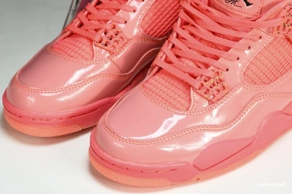 Hyperoad WMNS RETRO 4 'HOT PUNCH AIR JORDAN BLACK-VOLT' NRG 0921